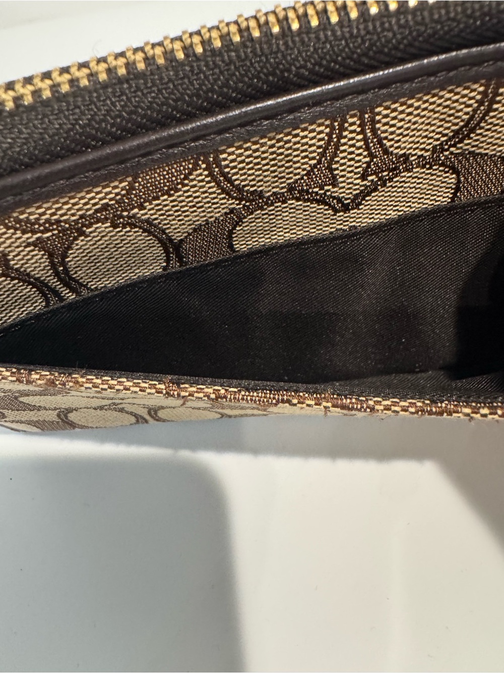 Coach F54633 Outline Signature Accordion Zip Wallet like new - Picture 4 of 11